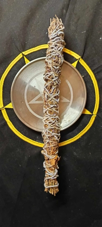 Pęczek Lawenda Bylica – naturalne kadzidło rytualne z lawendy i bylicy do oczyszczania i harmonizowania energii | MysticRoots Hoodoo